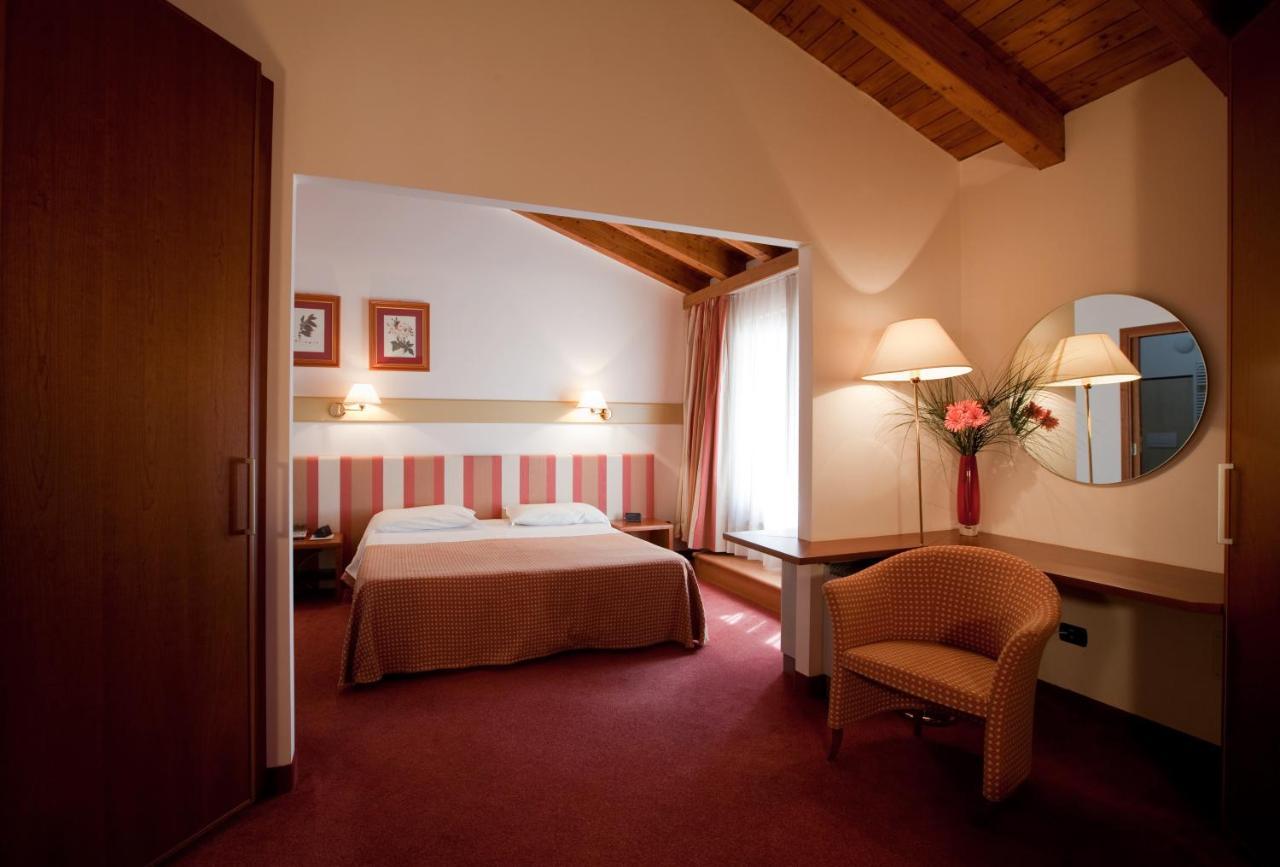 Eurohotel Palace Маниаго Экстерьер фото